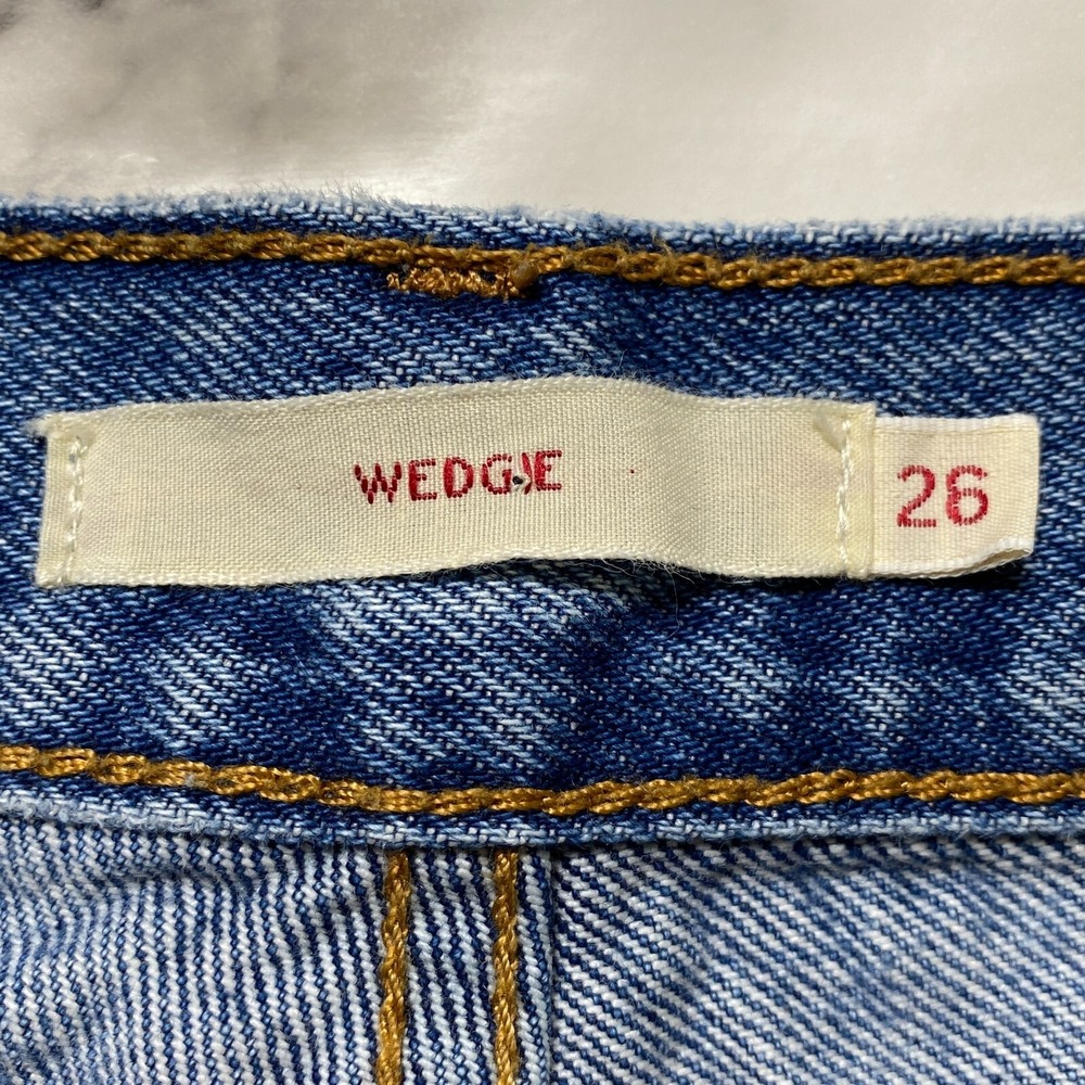 Levis Wedgie Jeans Womens Size 26 Blue PREMIUM Denim Button‎ Fly Cotton Denim - Picture 4 of 12